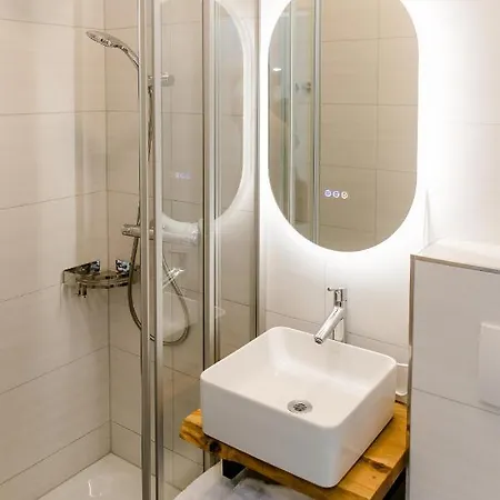 Aneton Garni Kro Thale