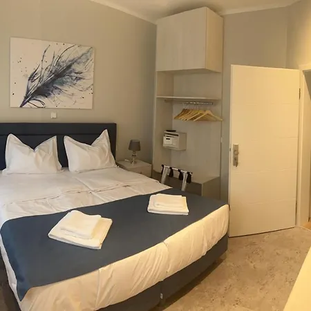 Herberg Aneton Garni *