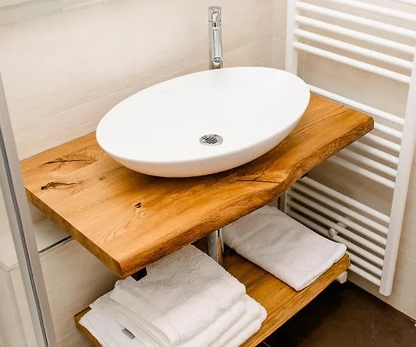 Aneton Garni Locanda