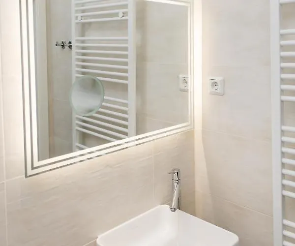 Aneton Garni * Thale